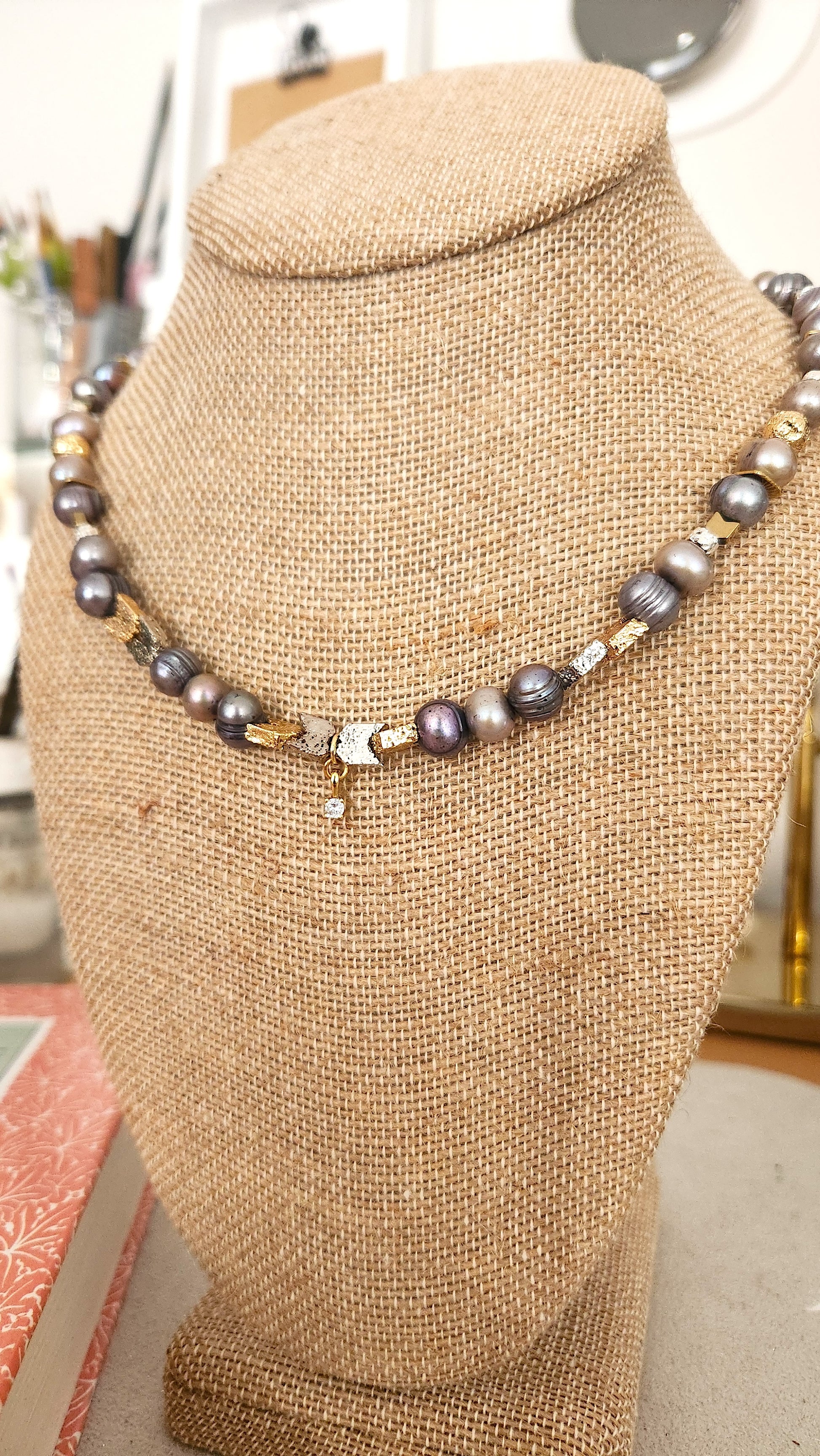 purple freshwater pearl necklace with zirconia pendantif and plated volcano stones silver and gold