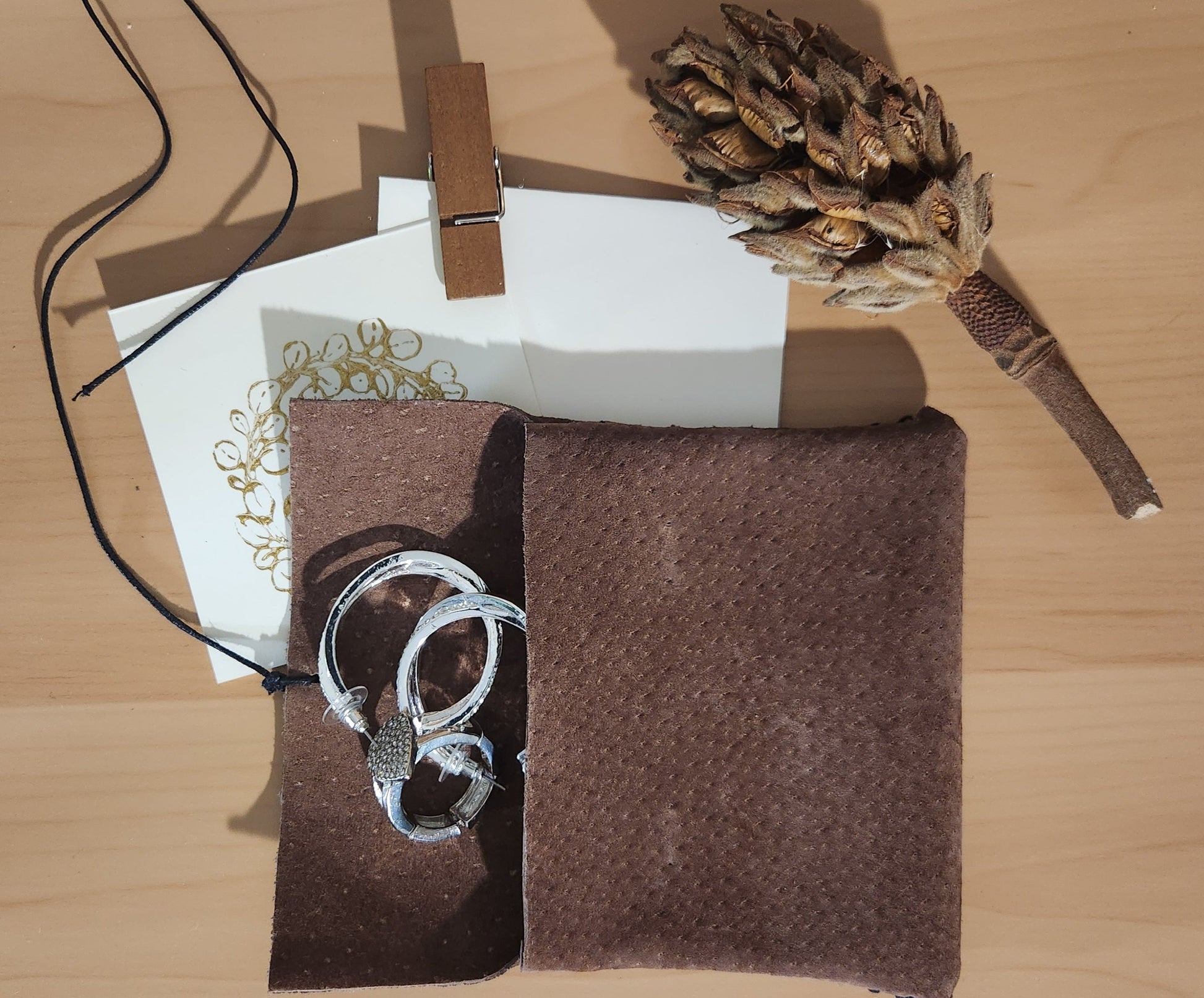 Brown Suede Leather Jewelry Poiuch